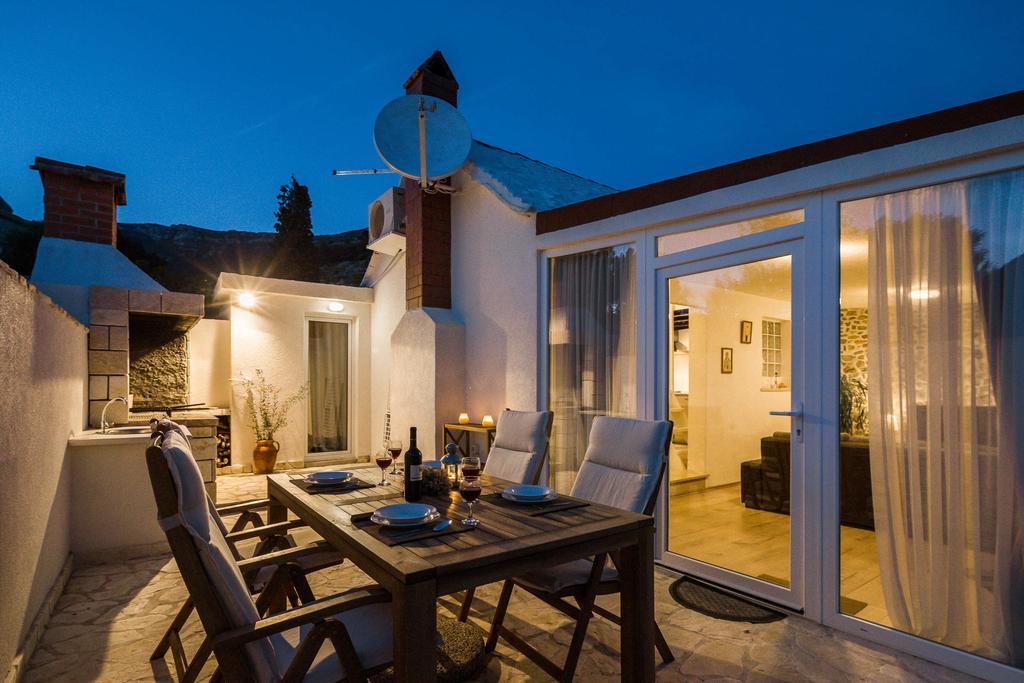 Holiday Home Zlatni San - Private Heated Pool Bol Room photo