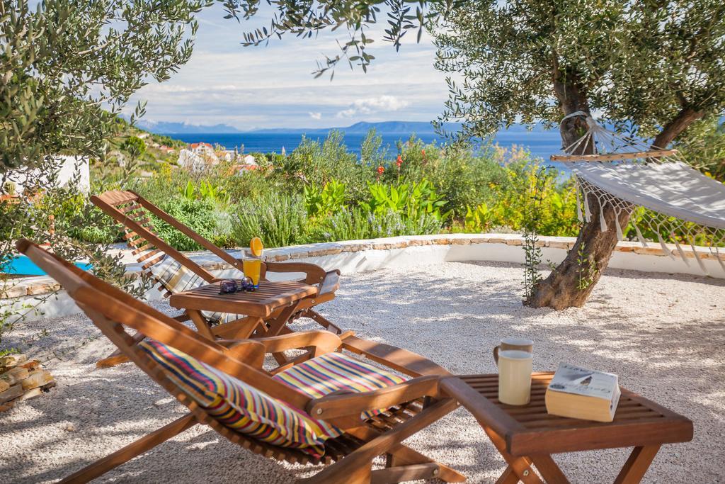 Holiday Home Zlatni San - Private Heated Pool Bol Room photo