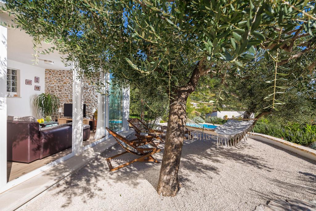 Holiday Home Zlatni San - Private Heated Pool Bol Room photo