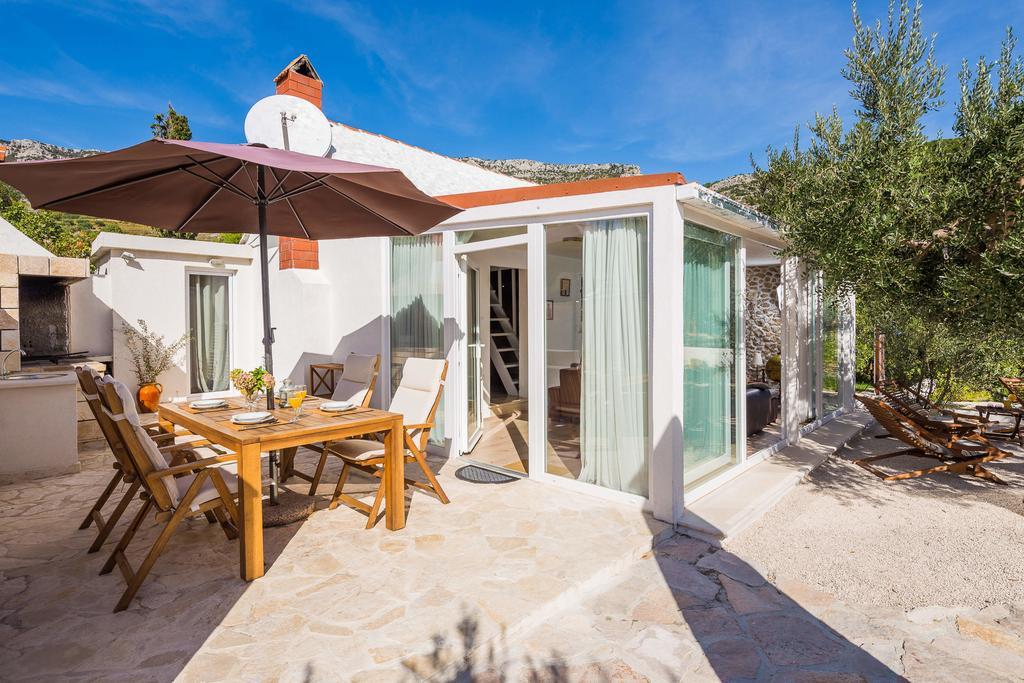 Holiday Home Zlatni San - Private Heated Pool Bol Room photo