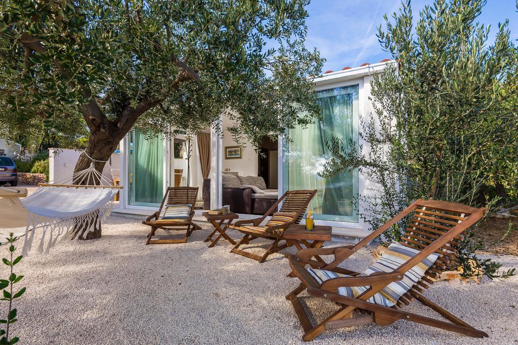 Holiday Home Zlatni San - Private Heated Pool Bol Room photo