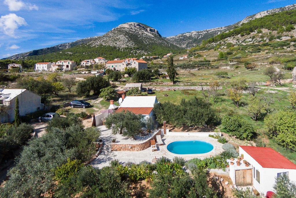 Holiday Home Zlatni San - Private Heated Pool Bol Room photo