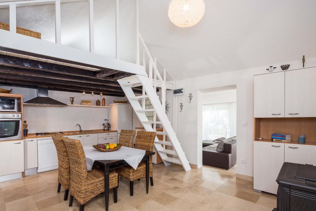 Holiday Home Zlatni San - Private Heated Pool Bol Room photo
